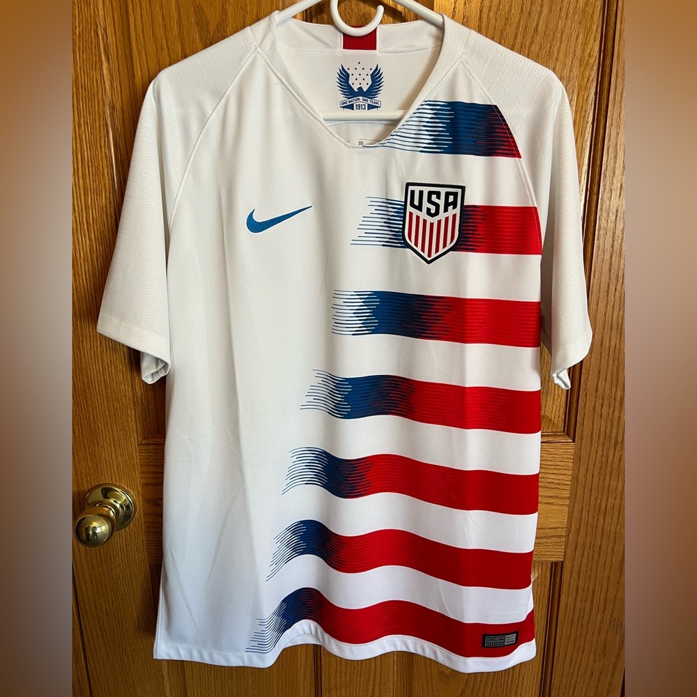 Men’s Large USA National Team Authentic Jersey